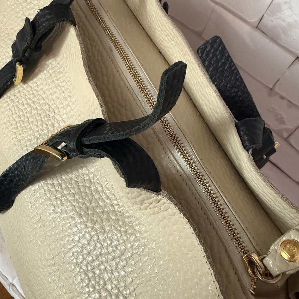 osklen rio de janeiro bag 
Elegant Cream Leather Tote Bag - Picture 6 of 15